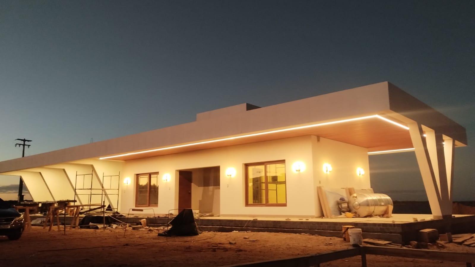 Obra por administração vale a pena? Entenda o modelo mais transparente